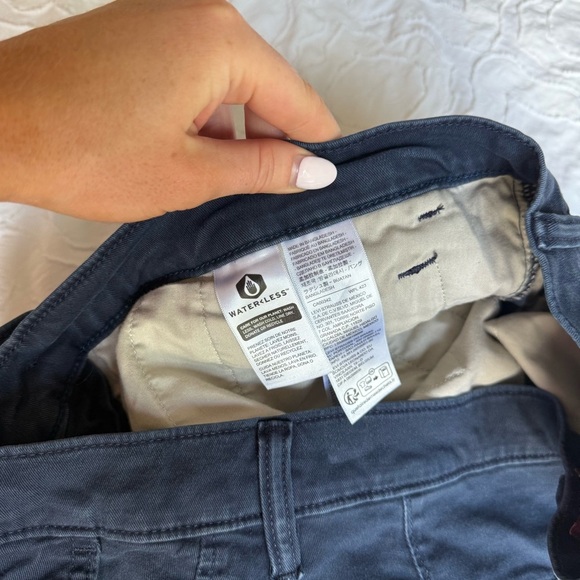 Levi's Navy Blue Chinos Standard Taper Cotton Pants - Picture 7 of 10